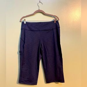 GUC Duluth capri, sz Medium in blue heather pattern